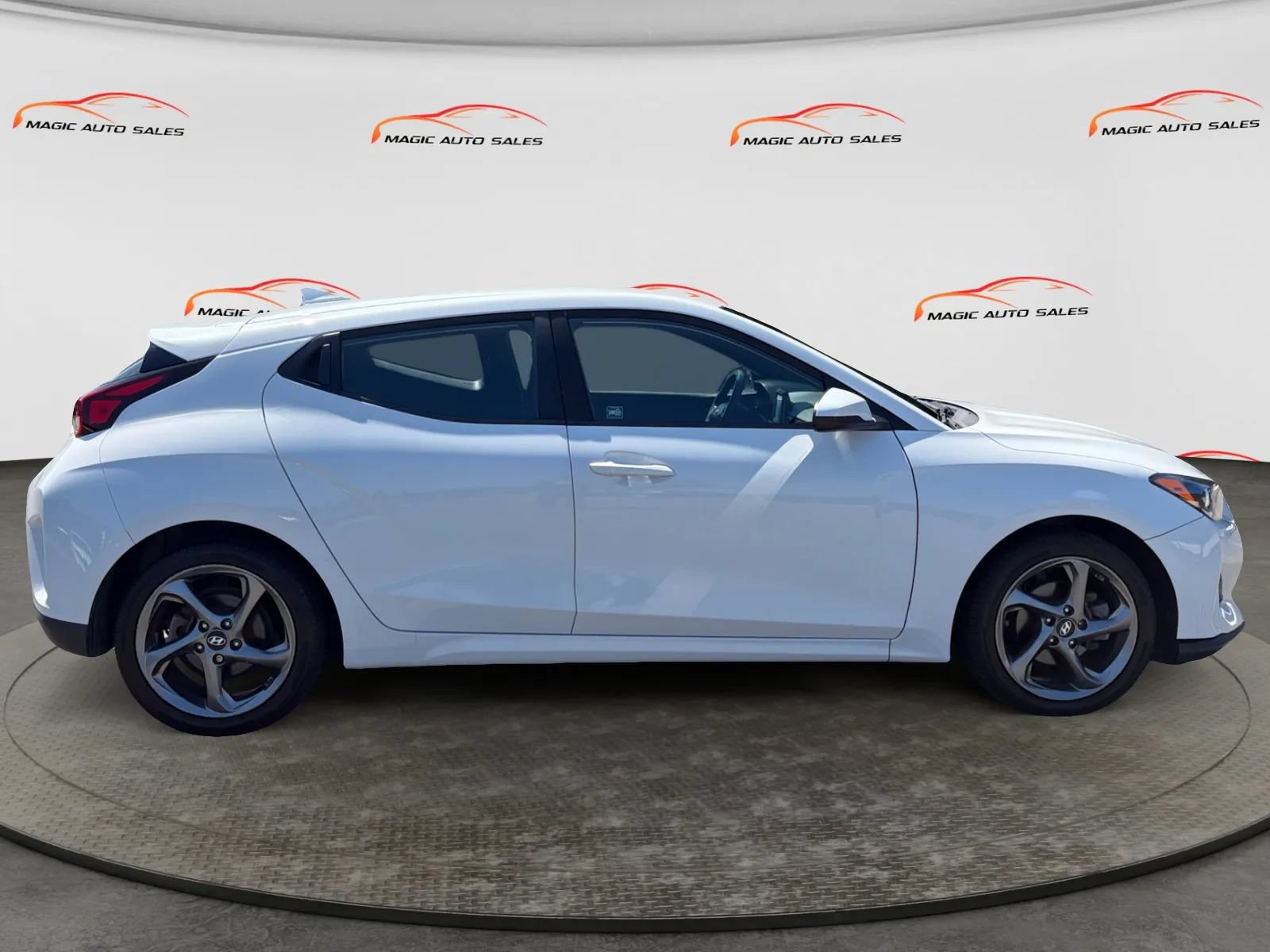 Used 2020 Hyundai Veloster 2.0 FWD image 6