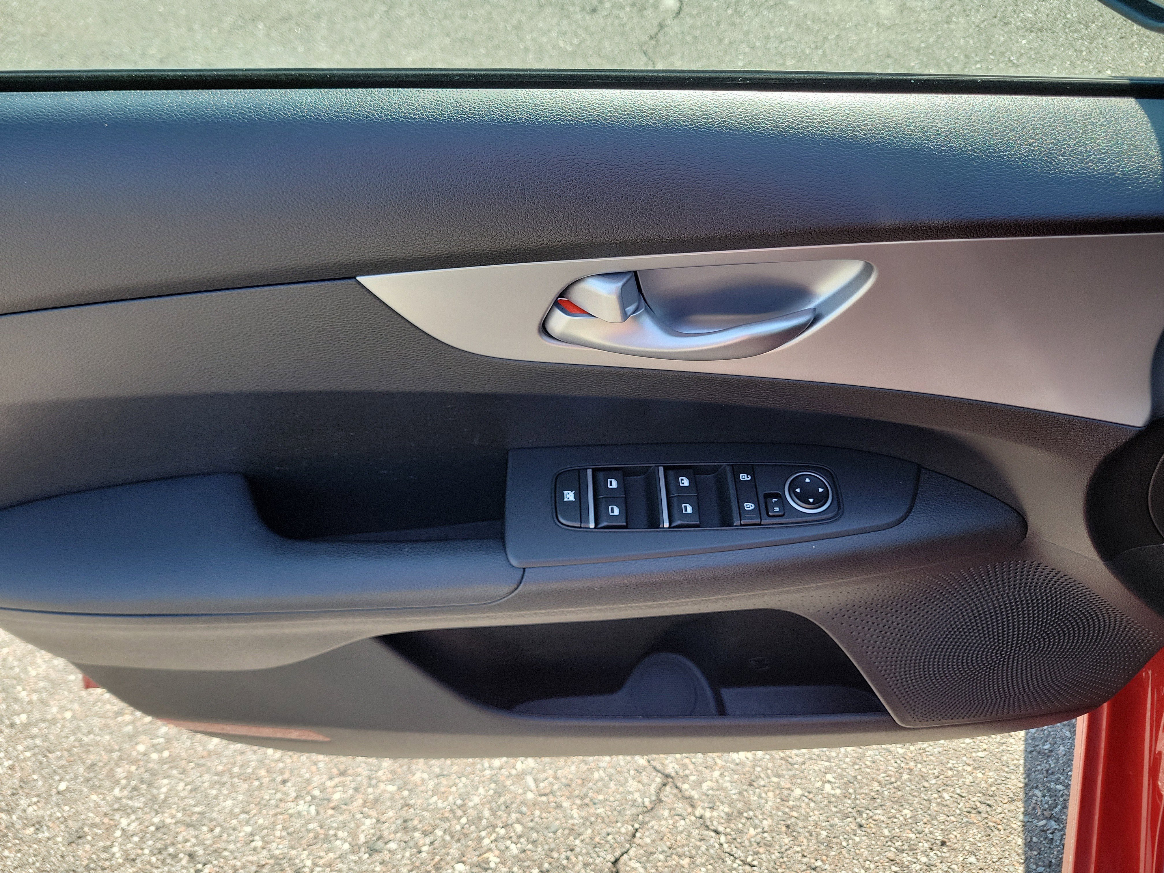 Certified 2023 Kia Forte LXS w/ LXS Technology Package FWD image 18