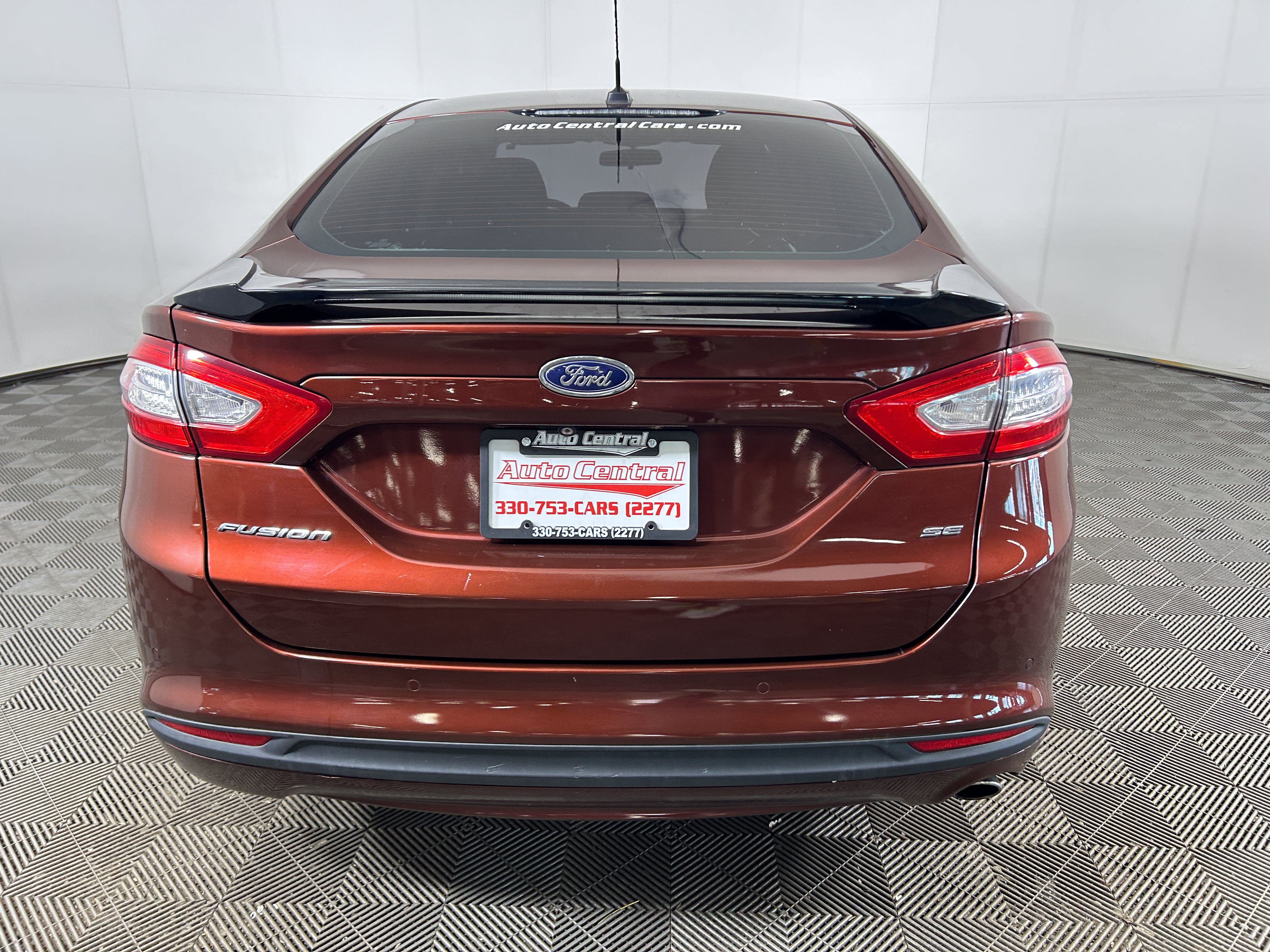 Used 2015 Ford Fusion SE FWD image 5