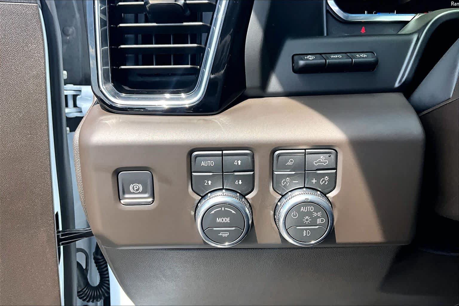 Used 2026 GMC Sierra 1500 Denali AWD/4WD image 36