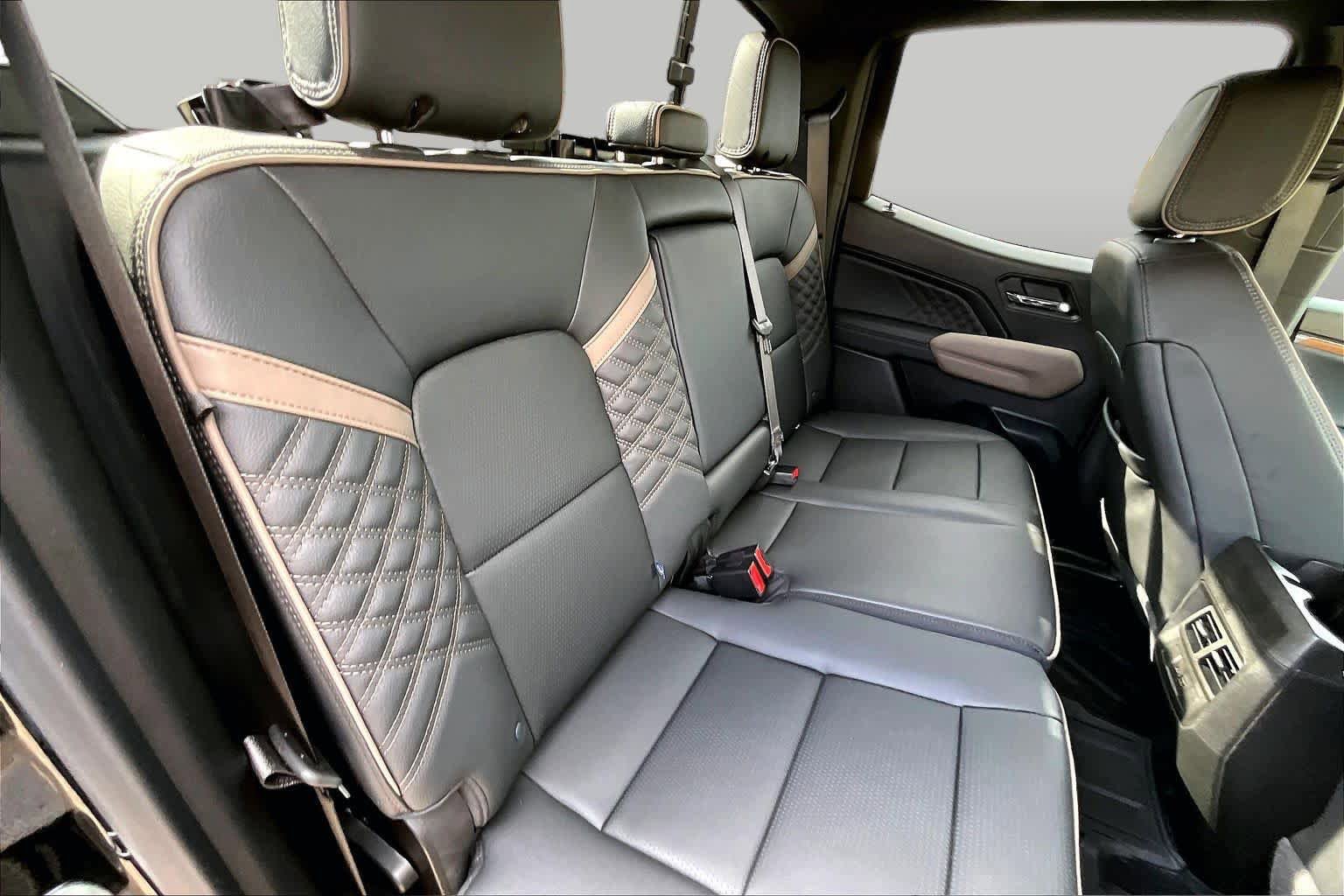 Used 2025 GMC Canyon Denali w/ LPO, Denali Black Edition AWD/4WD image 19