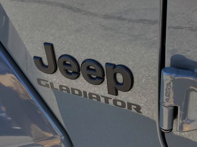 Used 2021 Jeep Gladiator Sport AWD/4WD image 13