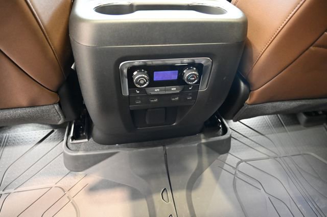 New 2026 Chevrolet Suburban High Country AWD/4WD image 30