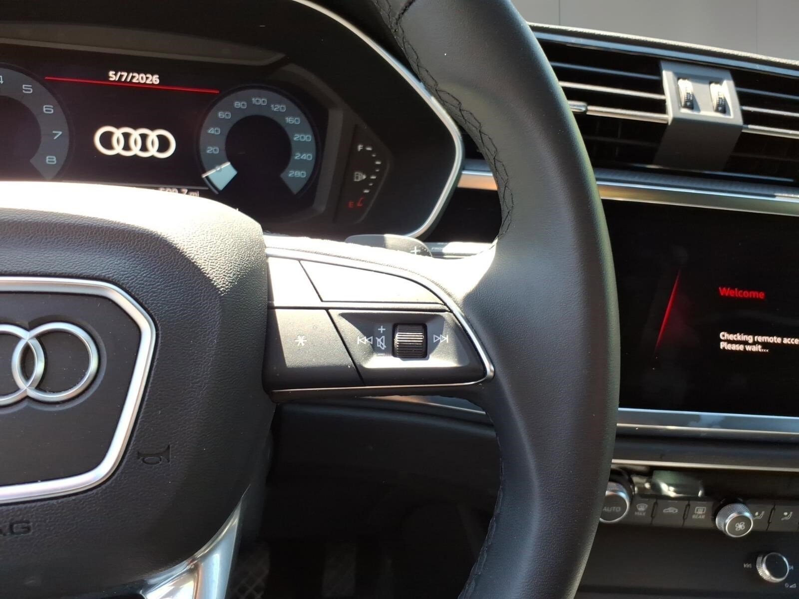 Used 2025 Audi Q3 2.0T Premium AWD/4WD image 15