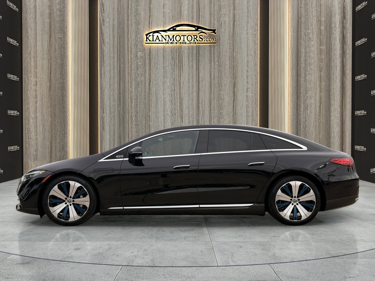 Used 2024 Mercedes-Benz EQS 450+ 4MATIC Sedan image 4