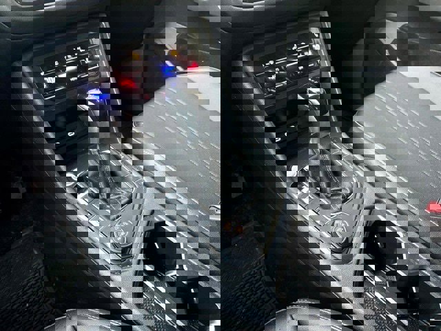 Used 2022 Volkswagen Tiguan SE image 13