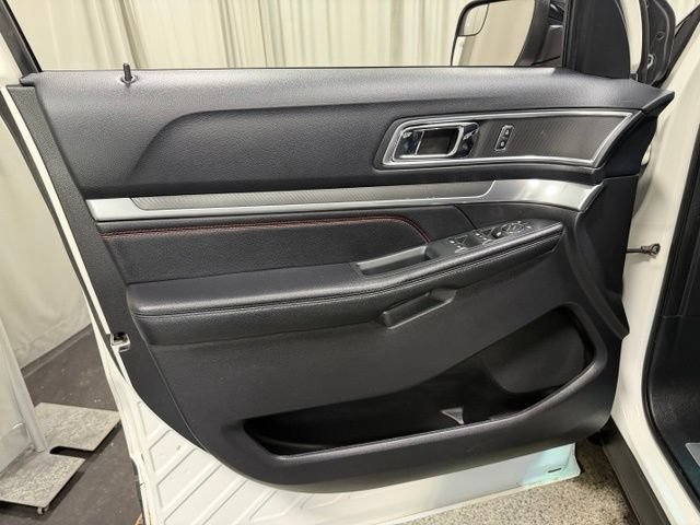 Used 2016 Ford Explorer Sport AWD/4WD image 18