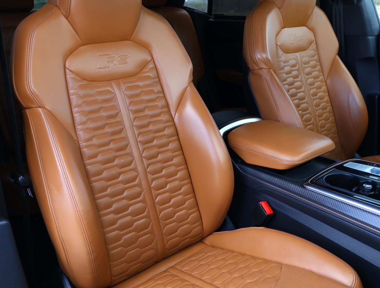 Used 2024 Audi RS Q8 w/ Black Optic Package image 19