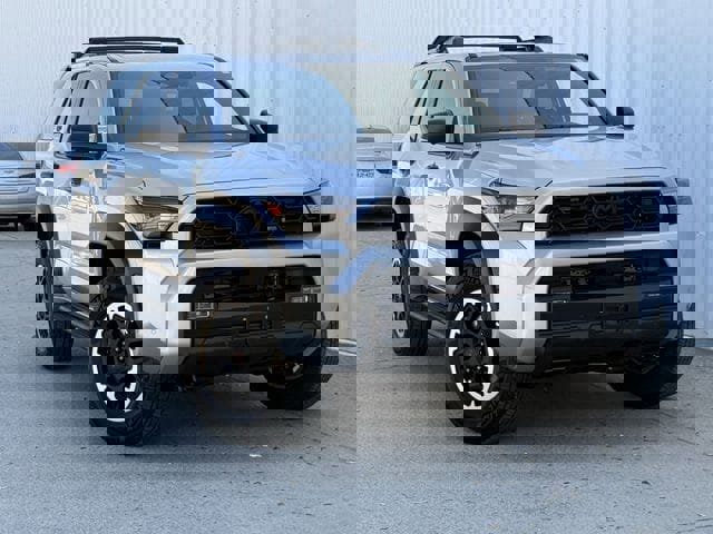 Used 2025 Toyota 4Runner TRD Off-Road Premium w/ Tow Technology Package image 2
