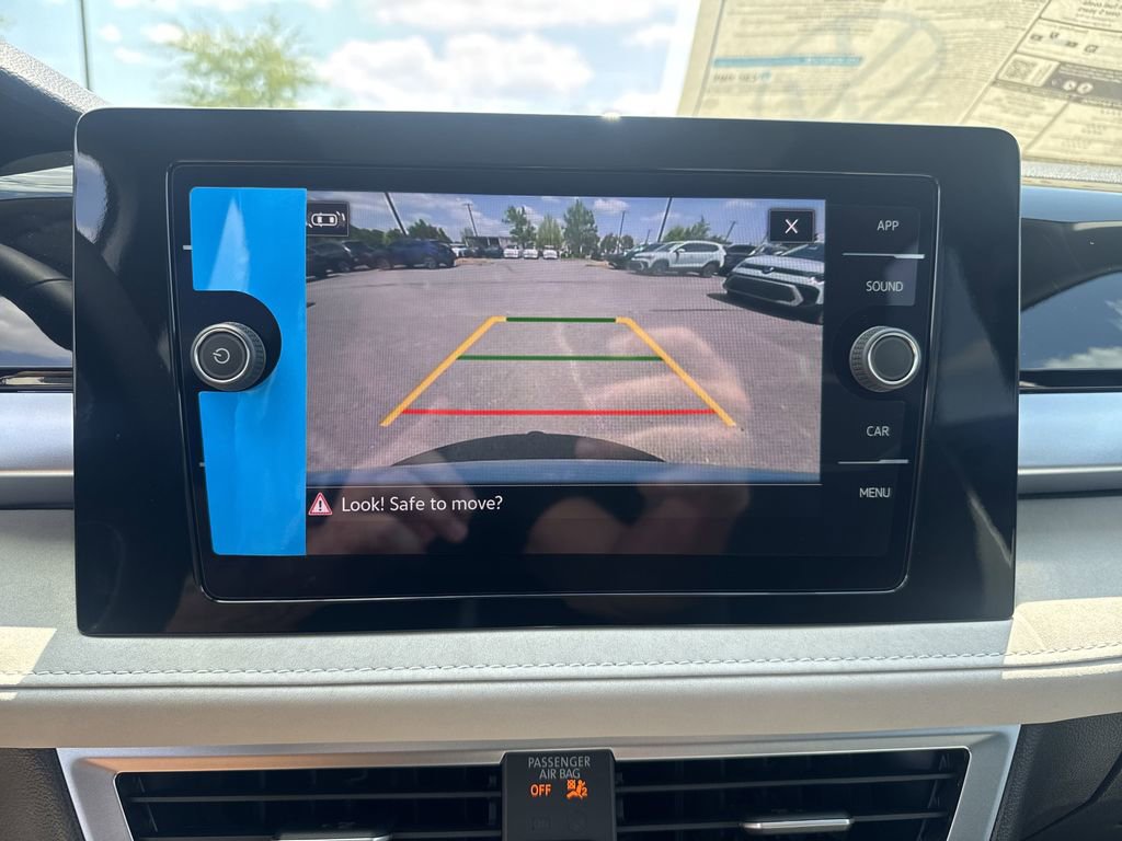 New 2025 Volkswagen Taos SE image 25