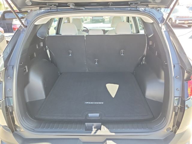 Certified 2025 Hyundai Tucson SE image 22