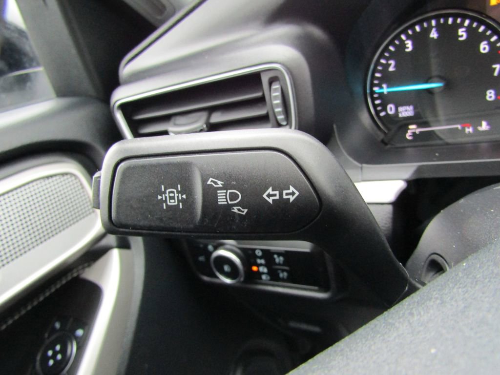 Used 2024 Ford Explorer XLT w/ Equipment Group 202A AWD/4WD image 27