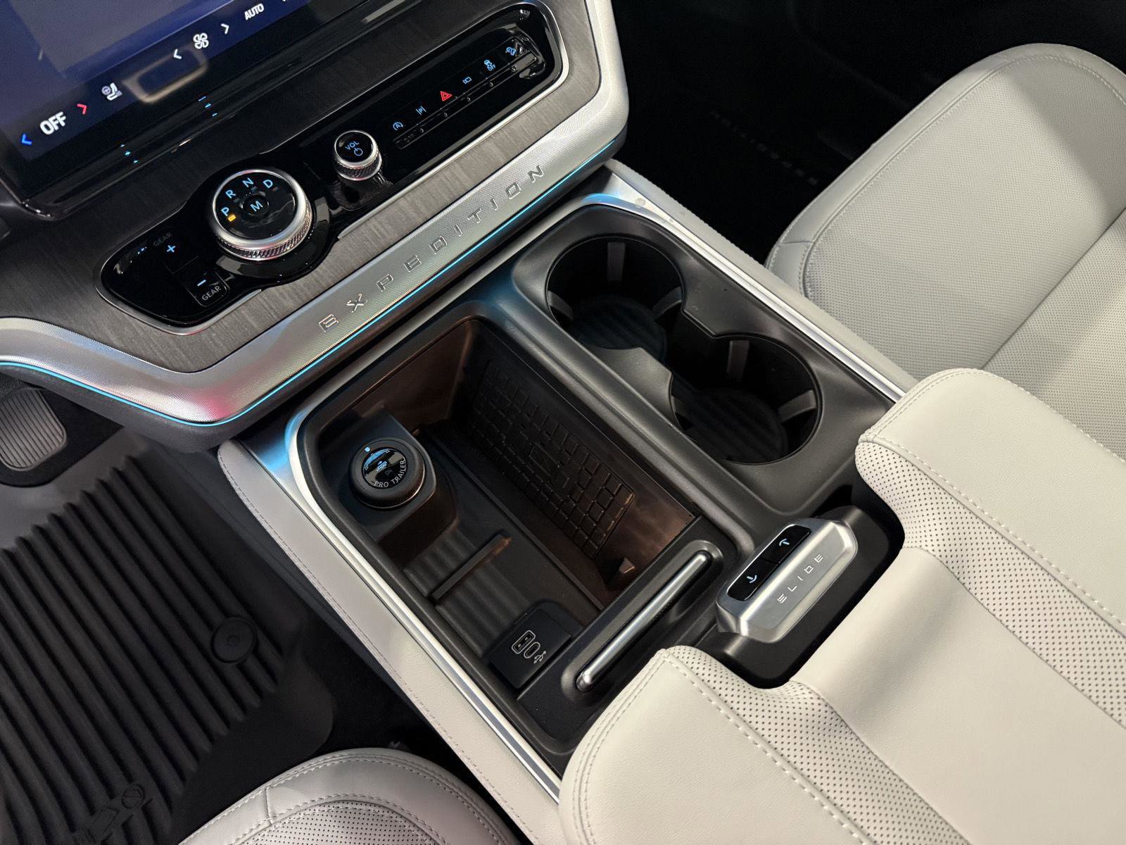 New 2025 Ford Expedition Platinum w/ Platinum Ultimate Package image 16