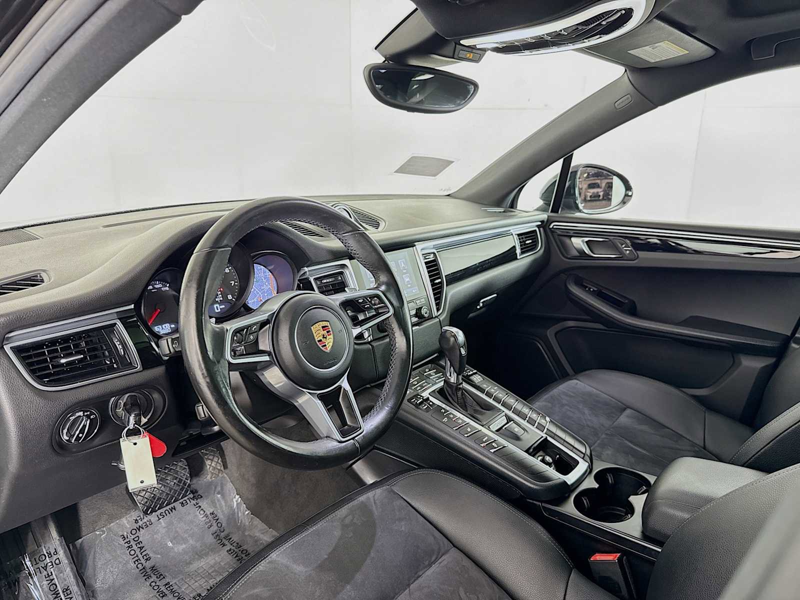 Used 2017 Porsche Macan image 9