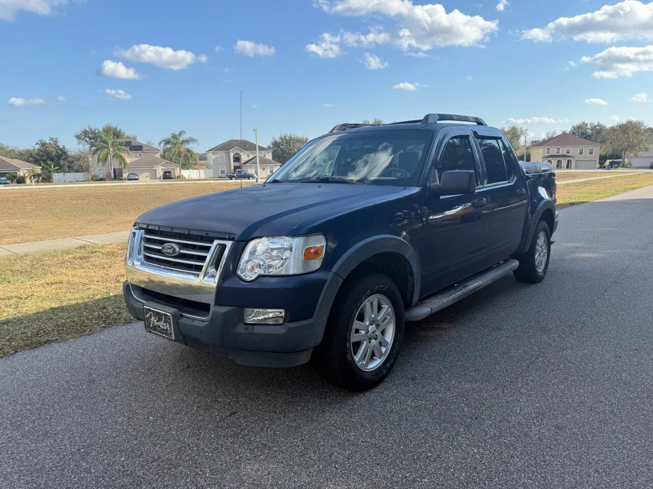 Used 2007 Ford Explorer Sport Trac XLT image 2