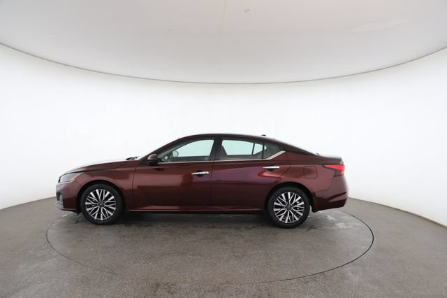 Used 2023 Nissan Altima 2.5 SV FWD image 7