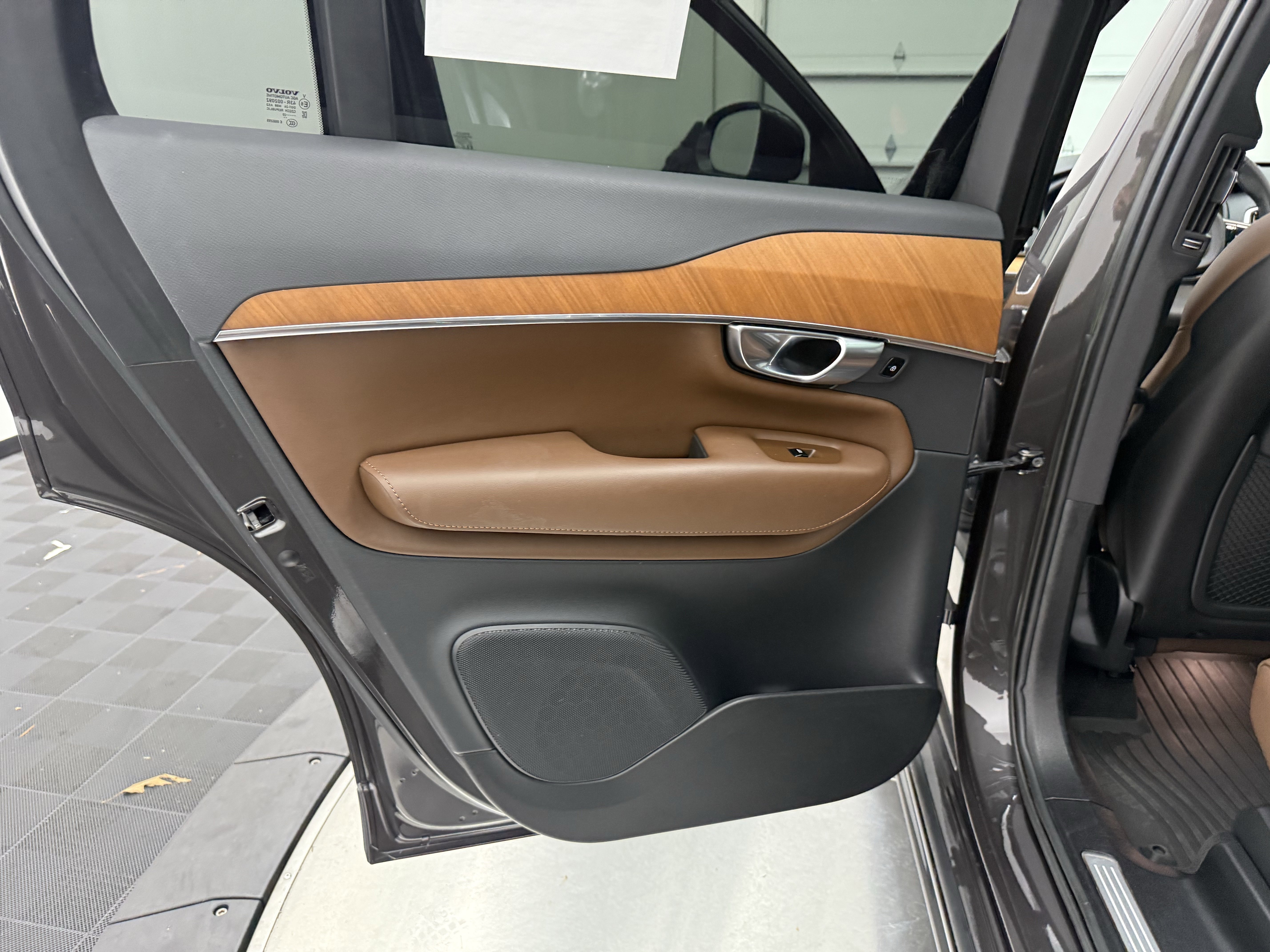 Certified 2023 Volvo XC90 B6 Plus w/ Protection Package Premier AWD/4WD image 23