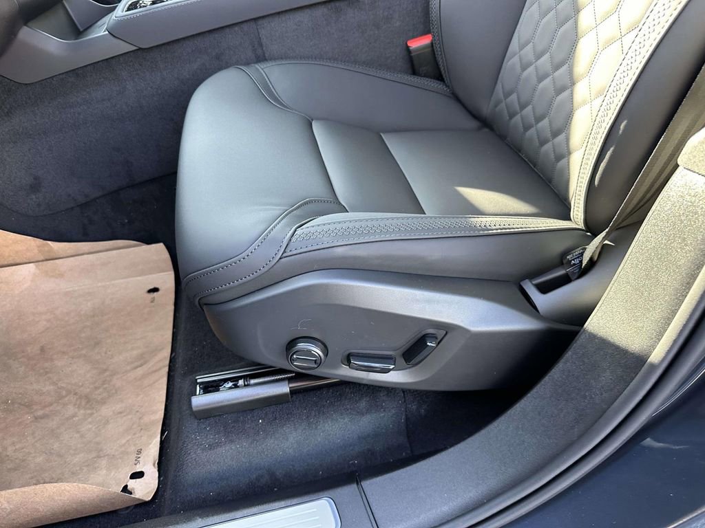 New 2026 Volvo XC90 T8 Plus w/ Protection Package Premier image 16