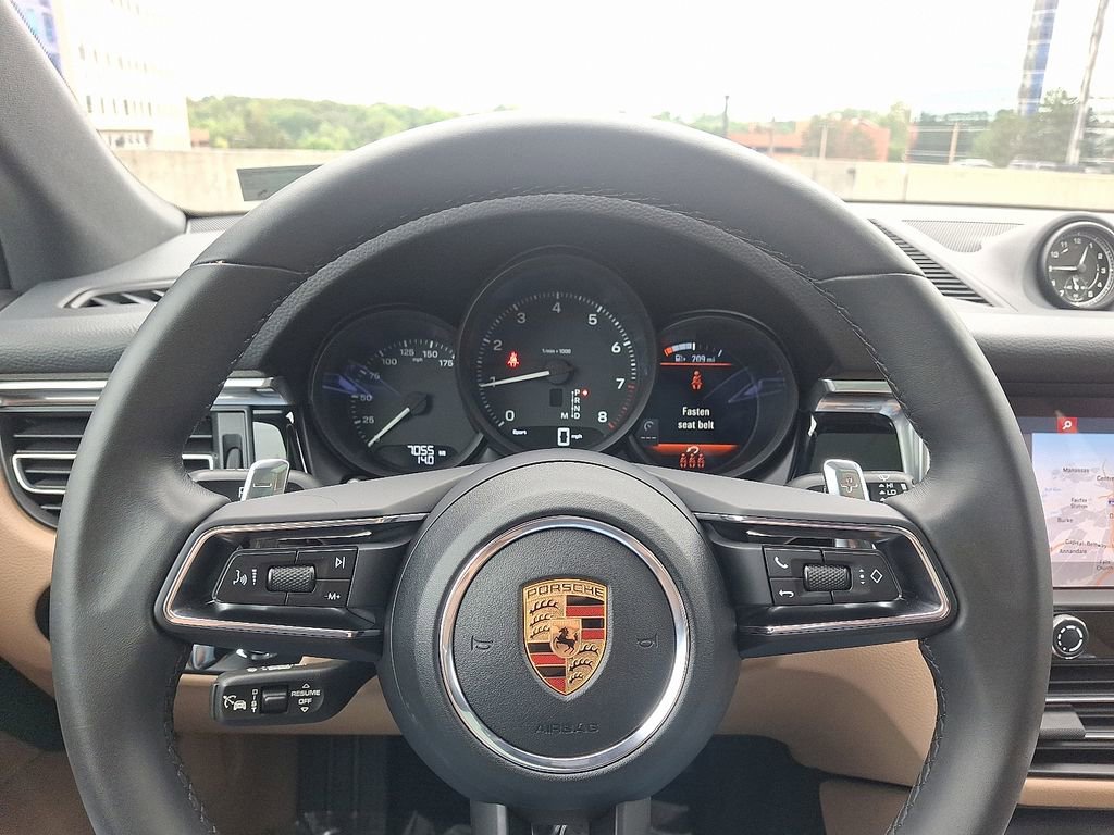 Certified 2025 Porsche Macan image 22