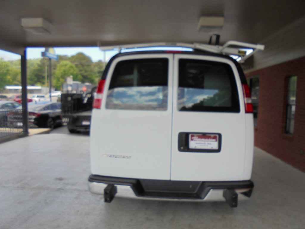 Used 2021 Chevrolet Express 2500 w/ Driver Convenience Package RWD image 4