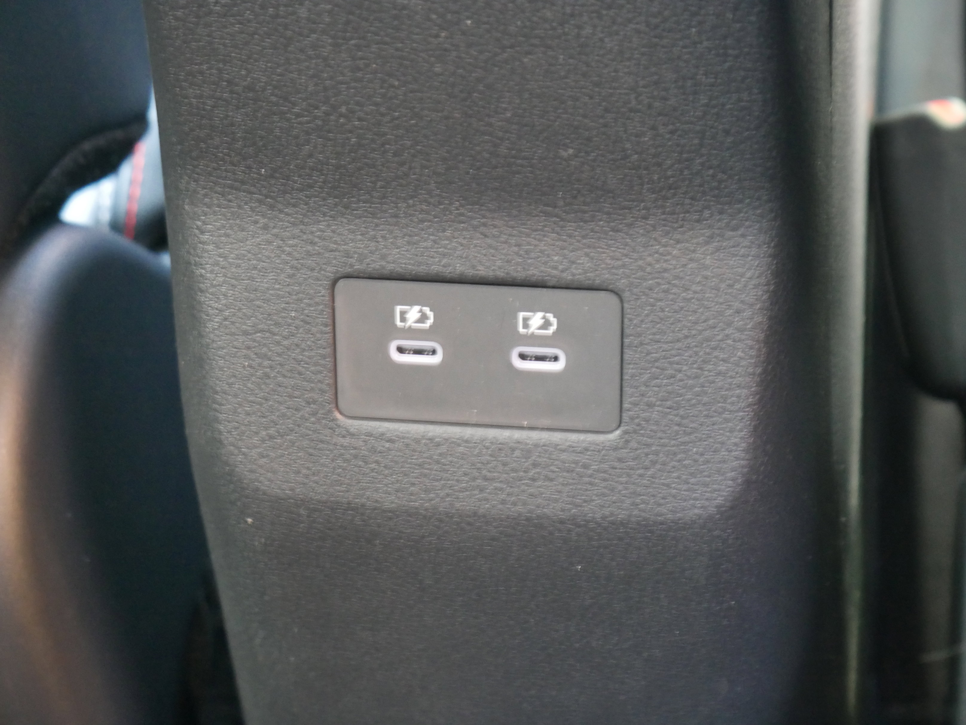 New 2026 Nissan Kicks SR w/ Cold Weather Package image 26