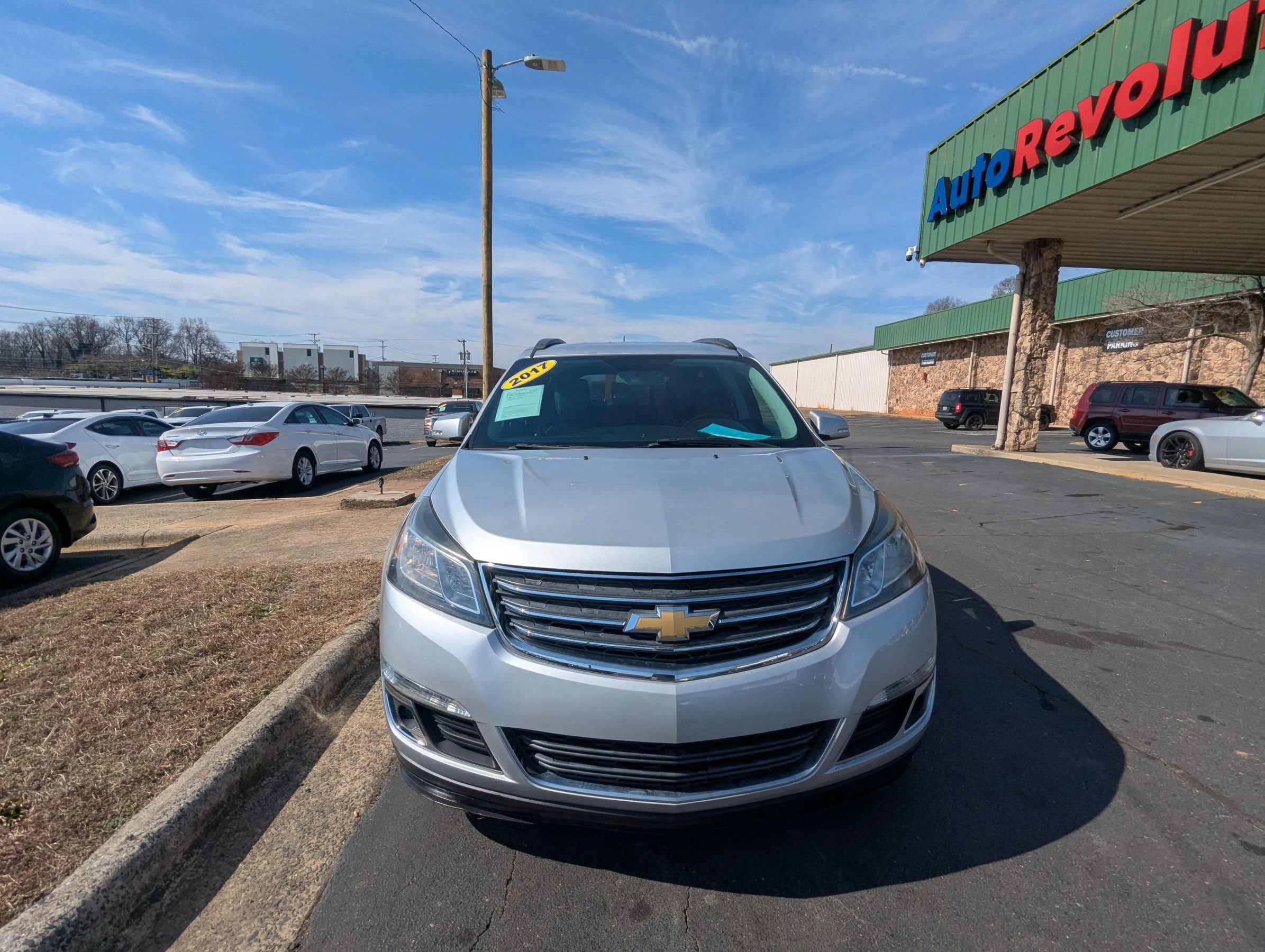 Used 2017 Chevrolet Traverse LT AWD/4WD image 2