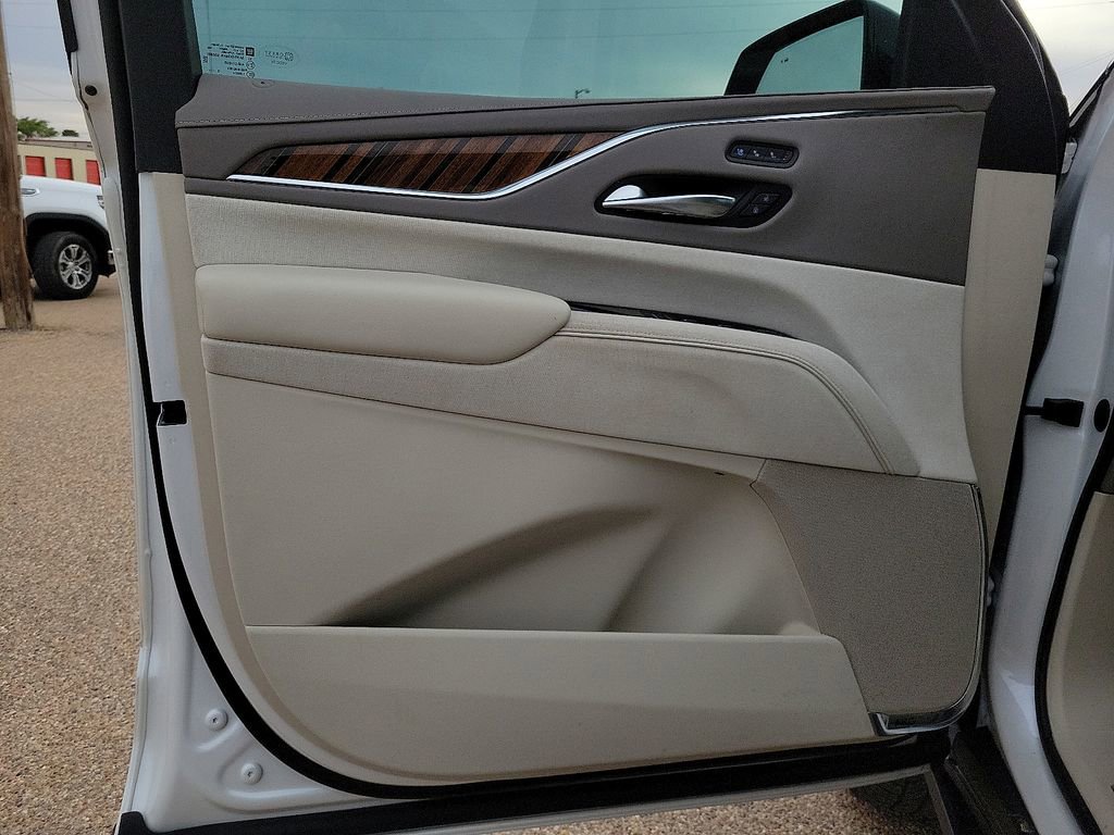 Used 2023 Cadillac Escalade Sport Platinum AWD/4WD image 18