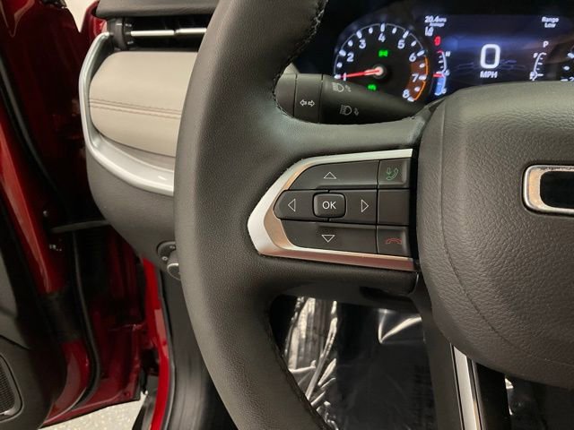 Used 2025 Jeep Compass Limited AWD/4WD image 12