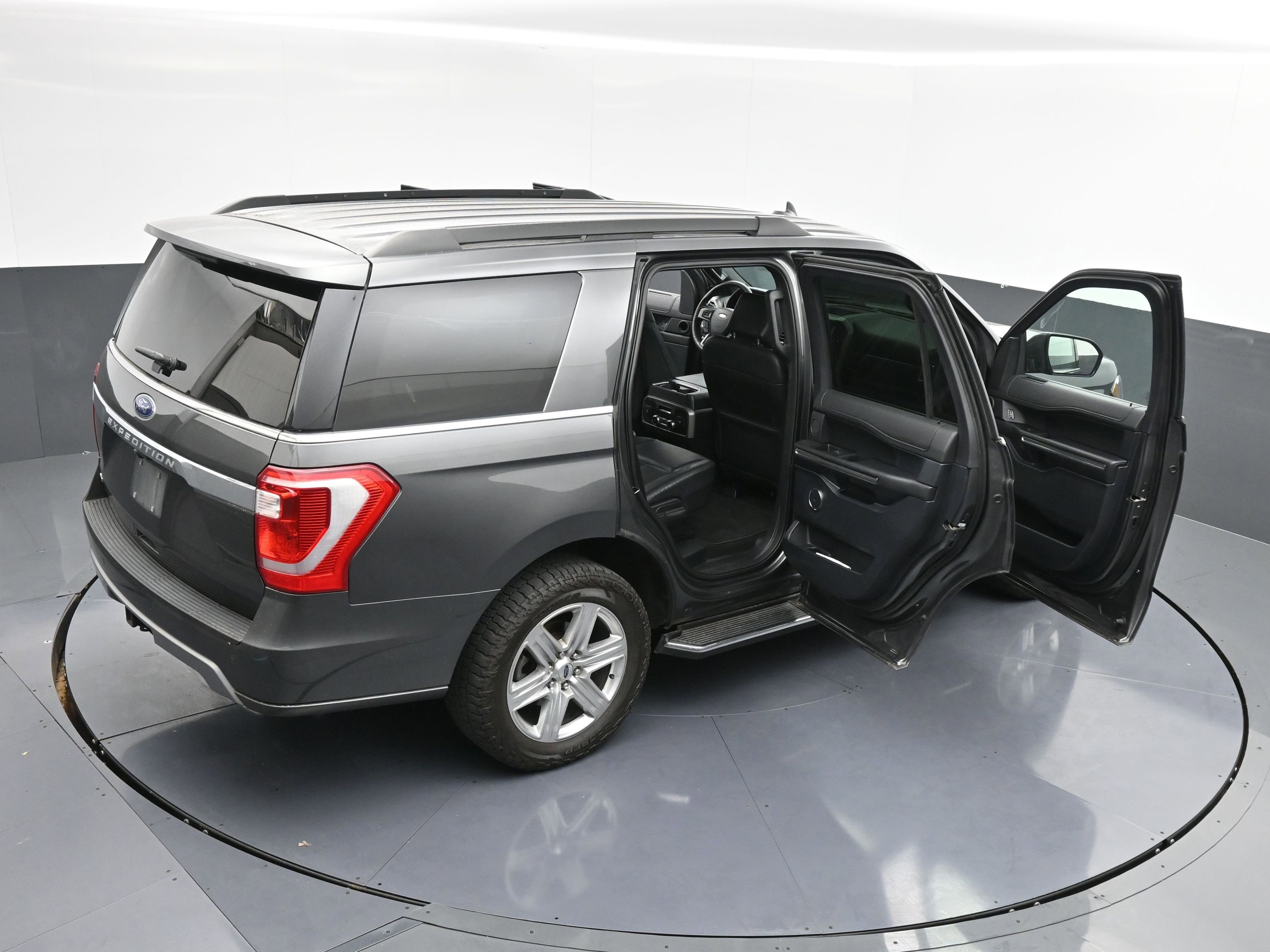 Used 2019 Ford Expedition XLT w/ Equipment Group 202A image 43