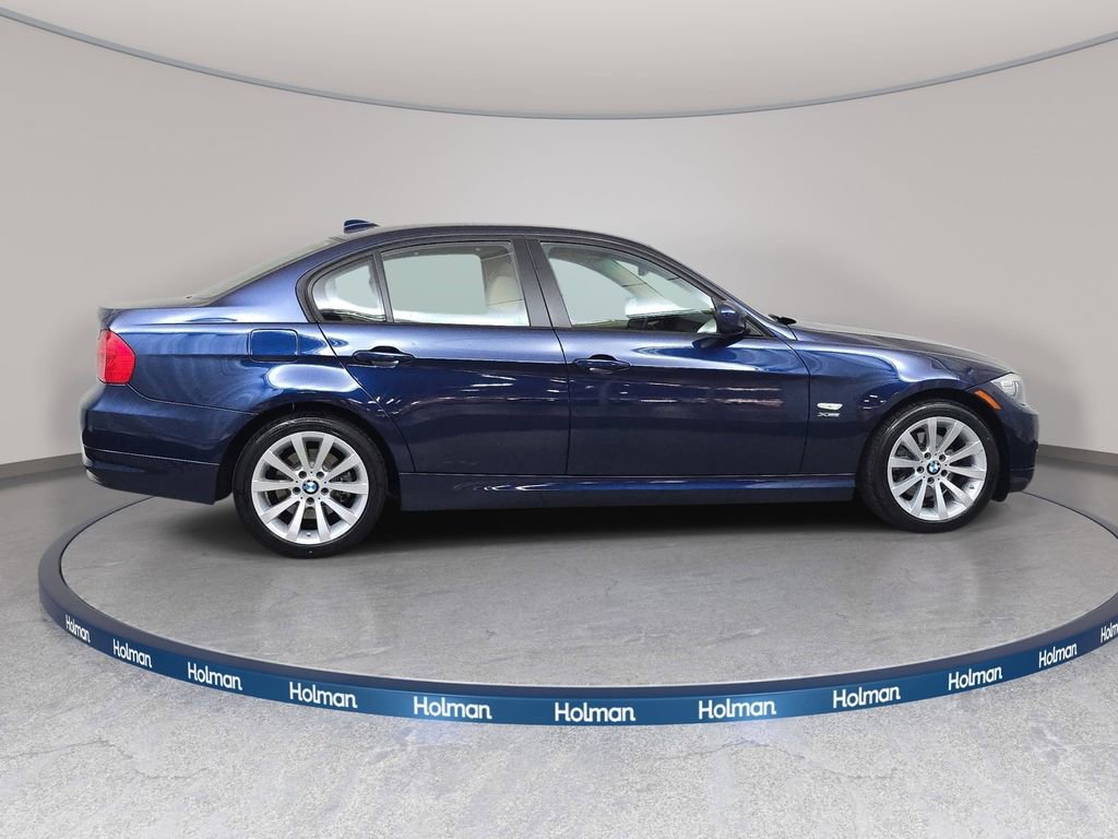 Used 2011 BMW 328i xDrive Sedan AWD/4WD image 5