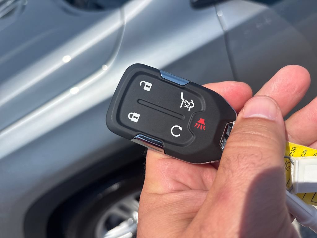 Used 2024 GMC Terrain SLE w/ Driver Convenience Package FWD image 33