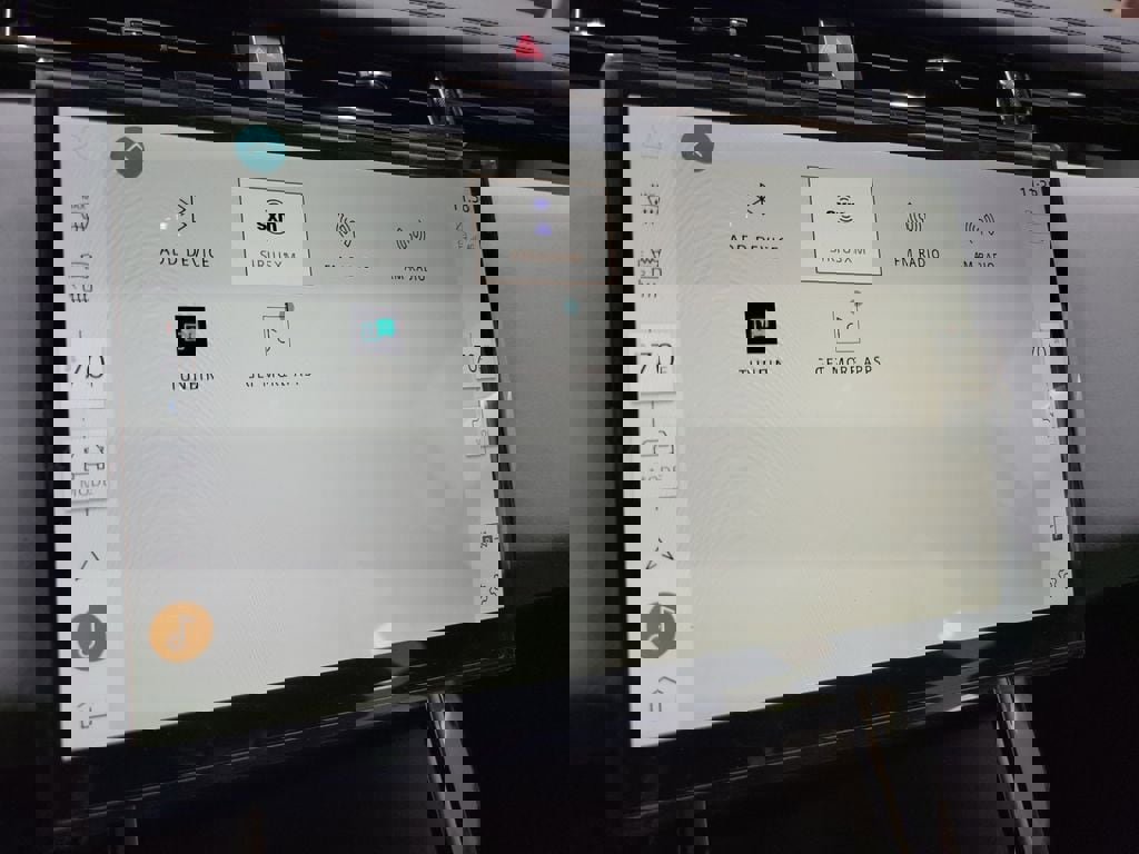 New 2026 Land Rover Range Rover Velar Dynamic SE image 32