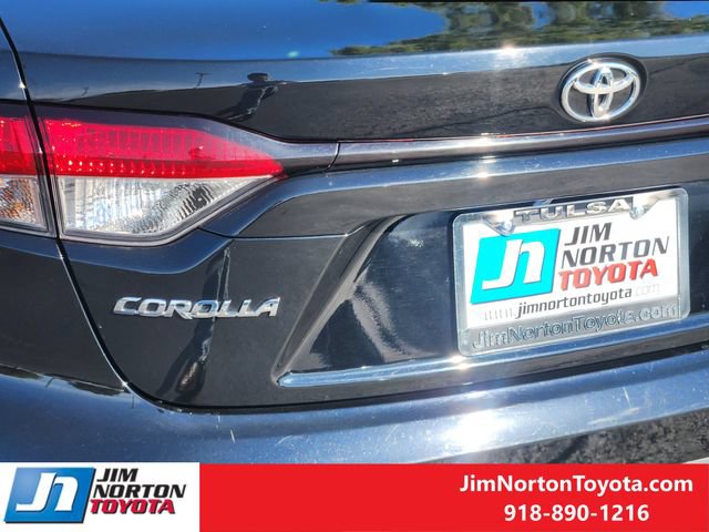 Used 2025 Toyota Corolla LE FWD image 11