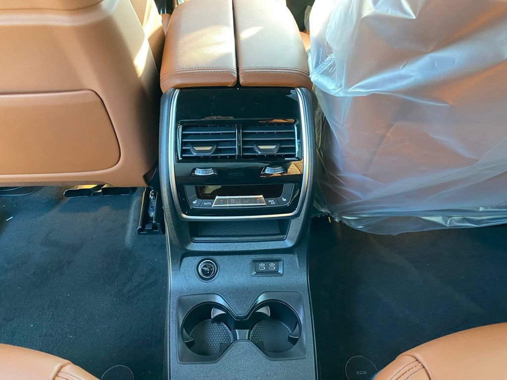 New 2027 BMW X7 M60i w/ Executive Package AWD/4WD image 9