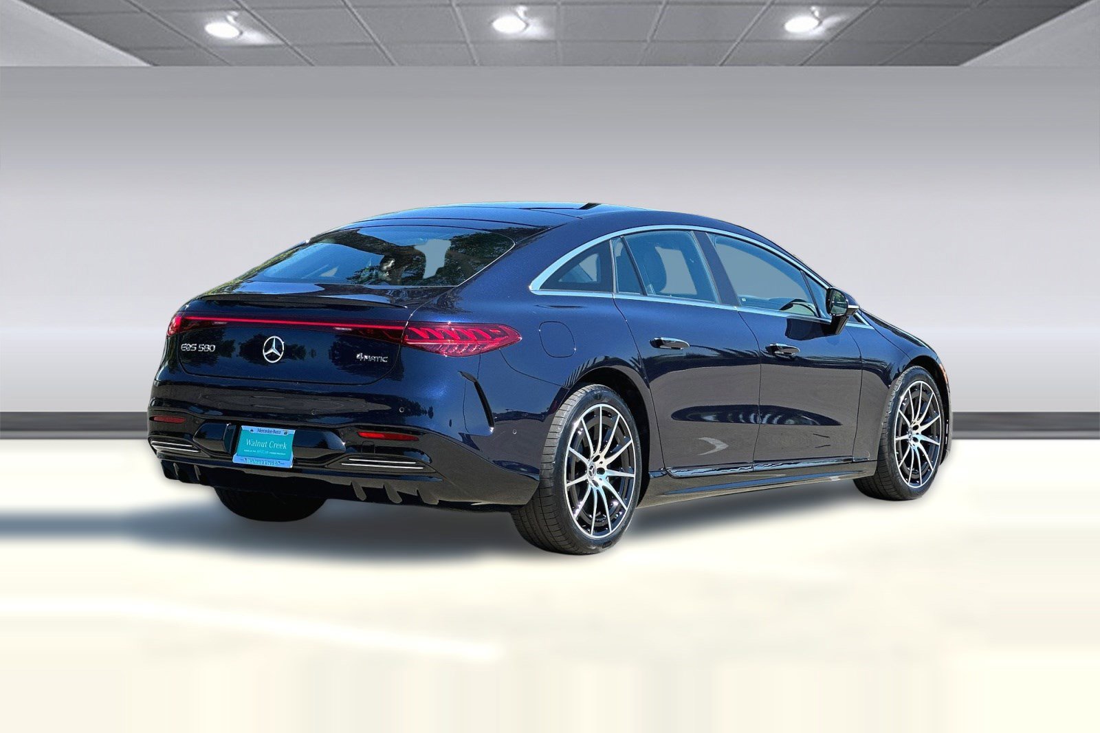 Used 2022 Mercedes-Benz EQS 580 4MATIC Sedan image 3