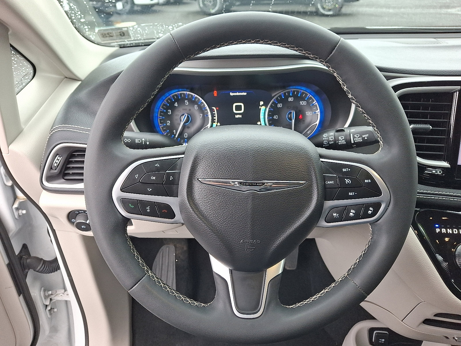 Certified 2023 Chrysler Pacifica Touring-L image 19