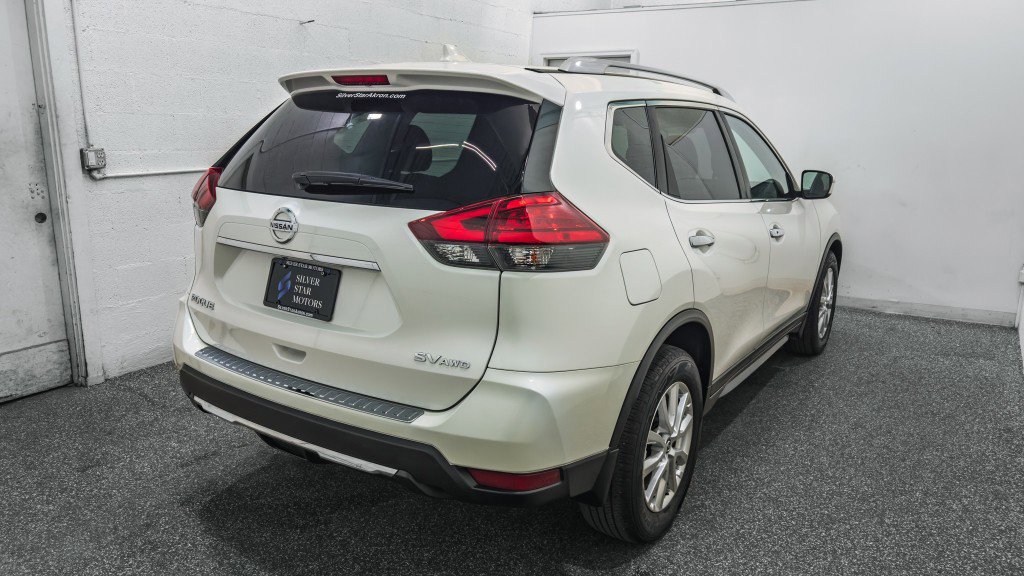 Used 2017 Nissan Rogue SV image 8