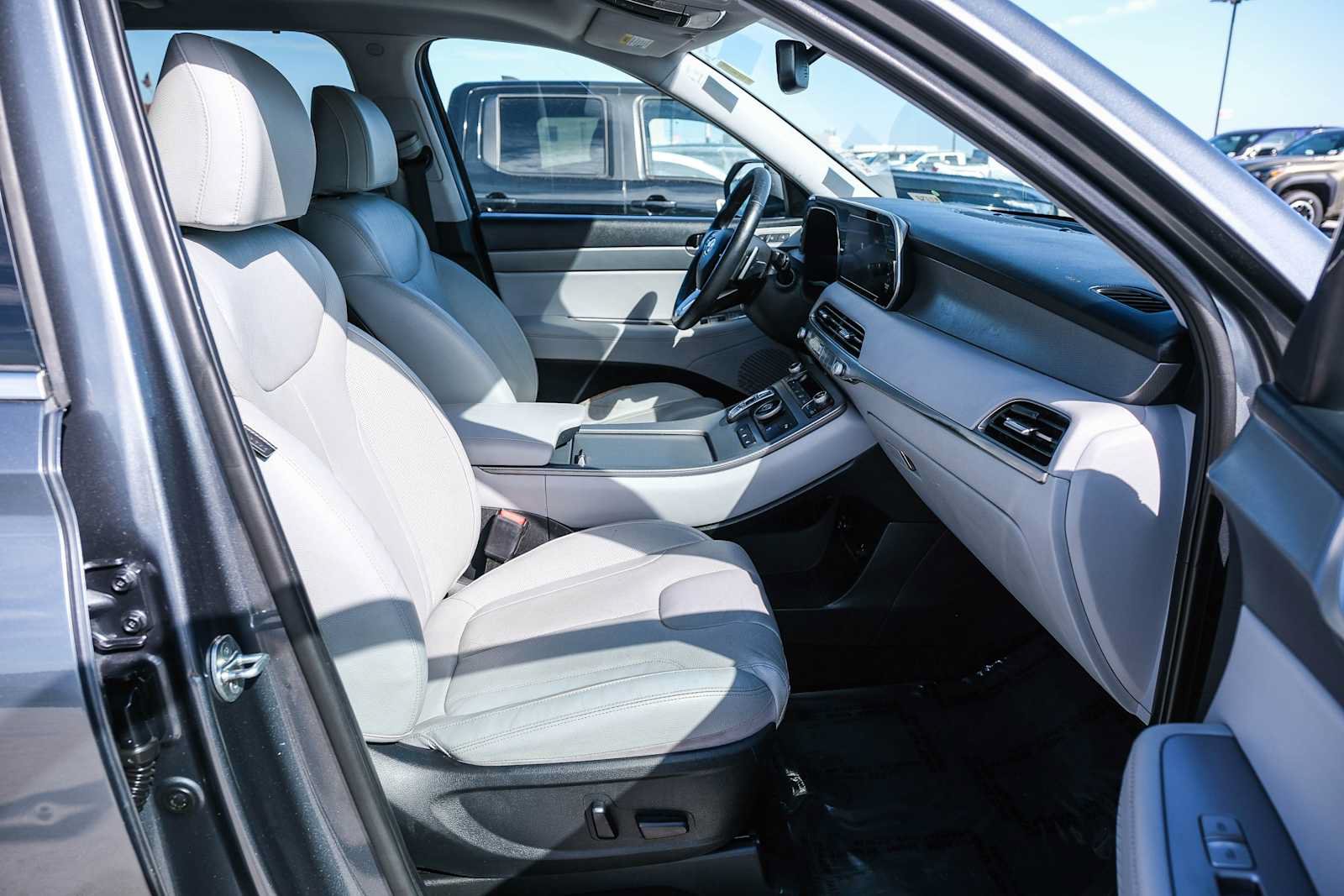 Used 2021 Hyundai Palisade SEL w/ Premium Package FWD image 18