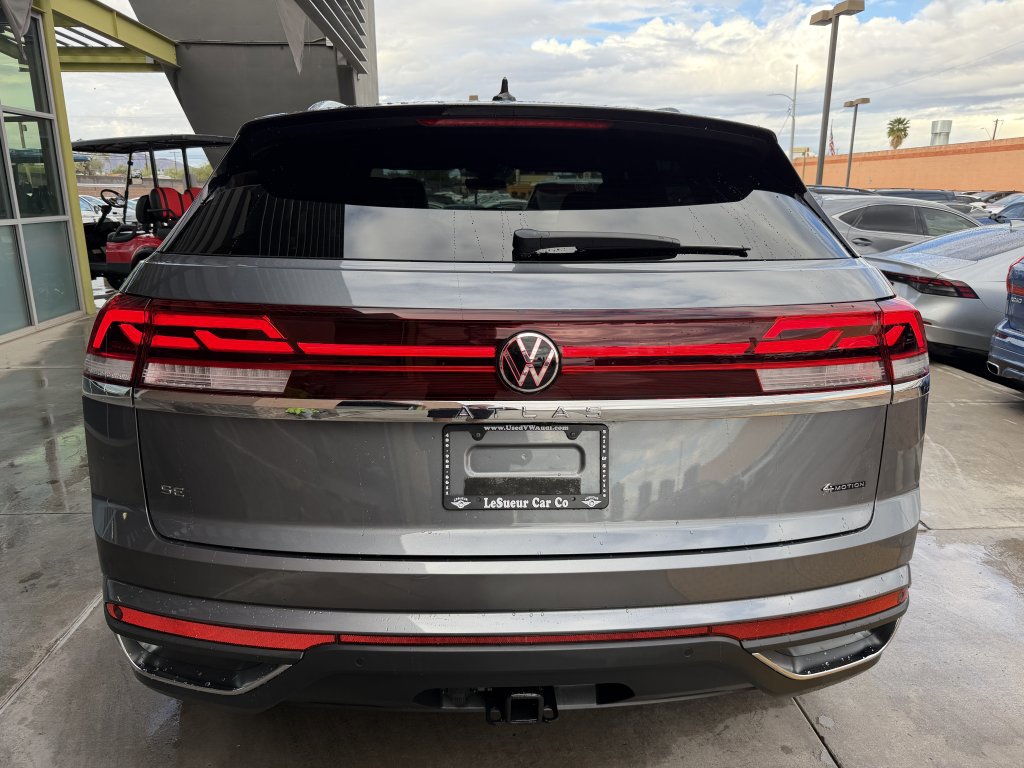 Used 2024 Volkswagen Atlas Cross Sport SE w/ Panoramic Sunroof Package image 13