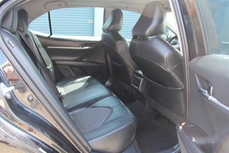 Used 2022 Toyota Camry SE w/ Cold Weather Package FWD image 19