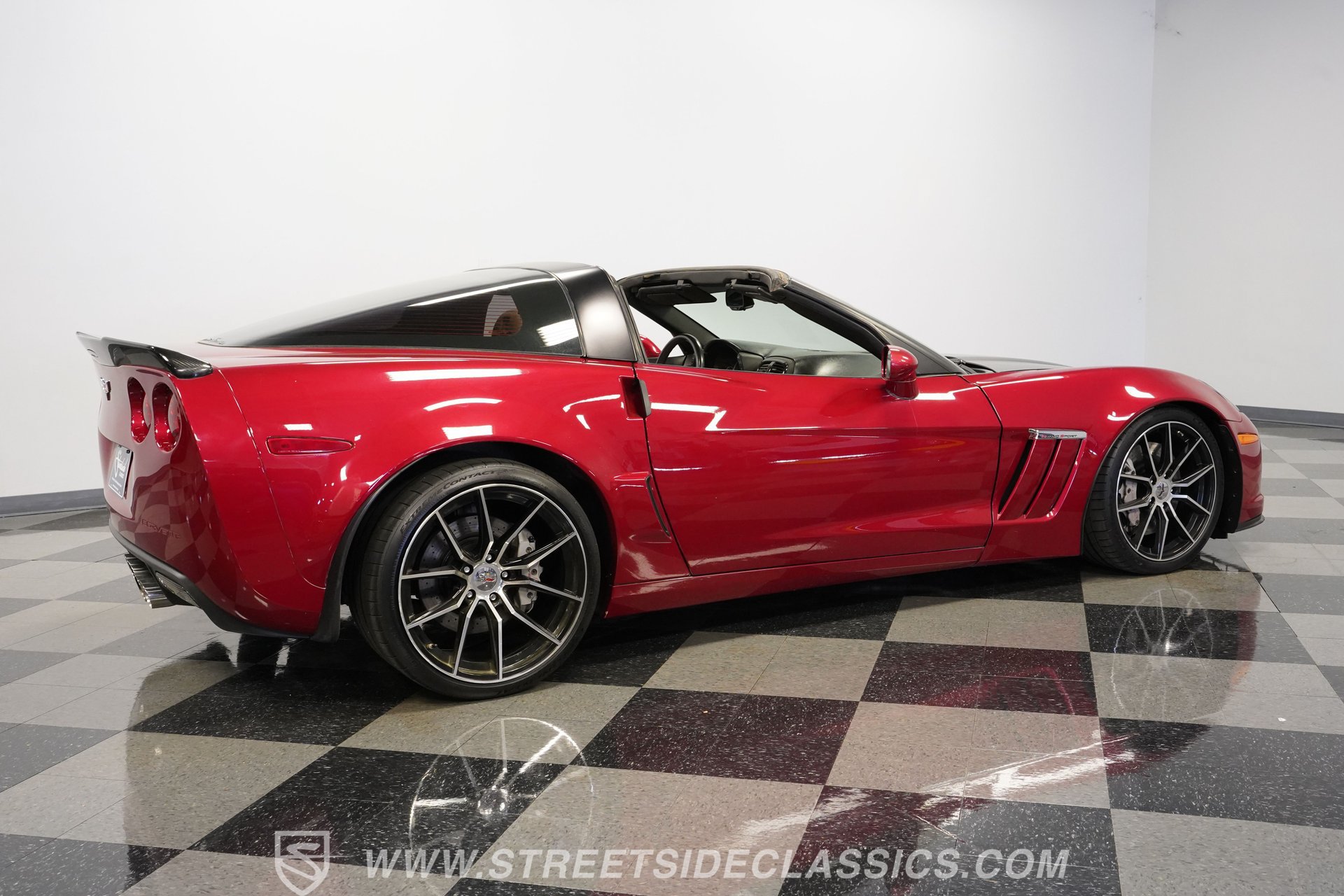Used 2011 Chevrolet Corvette Grand Sport w/ Preferred Equipment Group RWD image 14