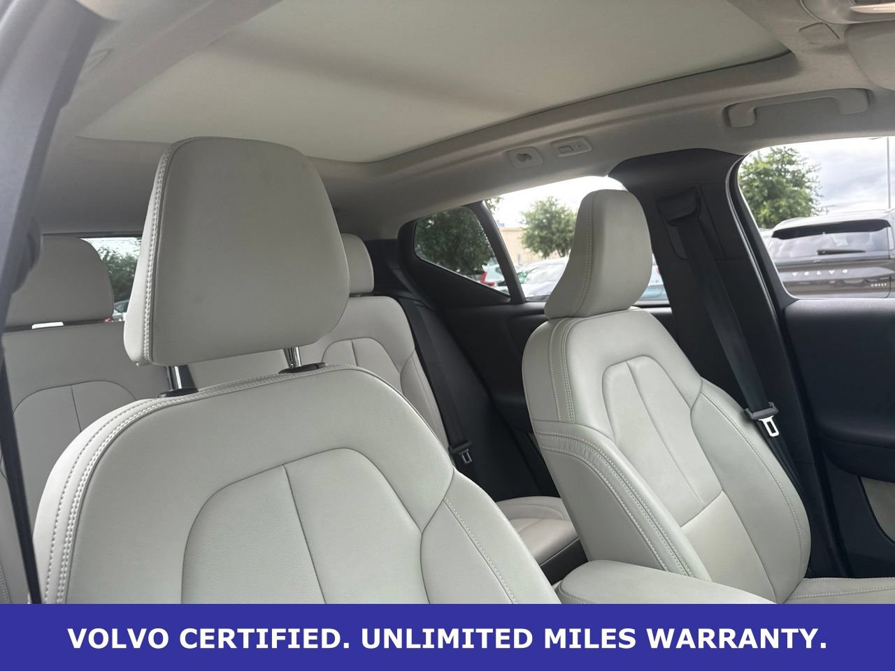 Certified 2026 Volvo XC40 B5 Plus AWD/4WD image 12