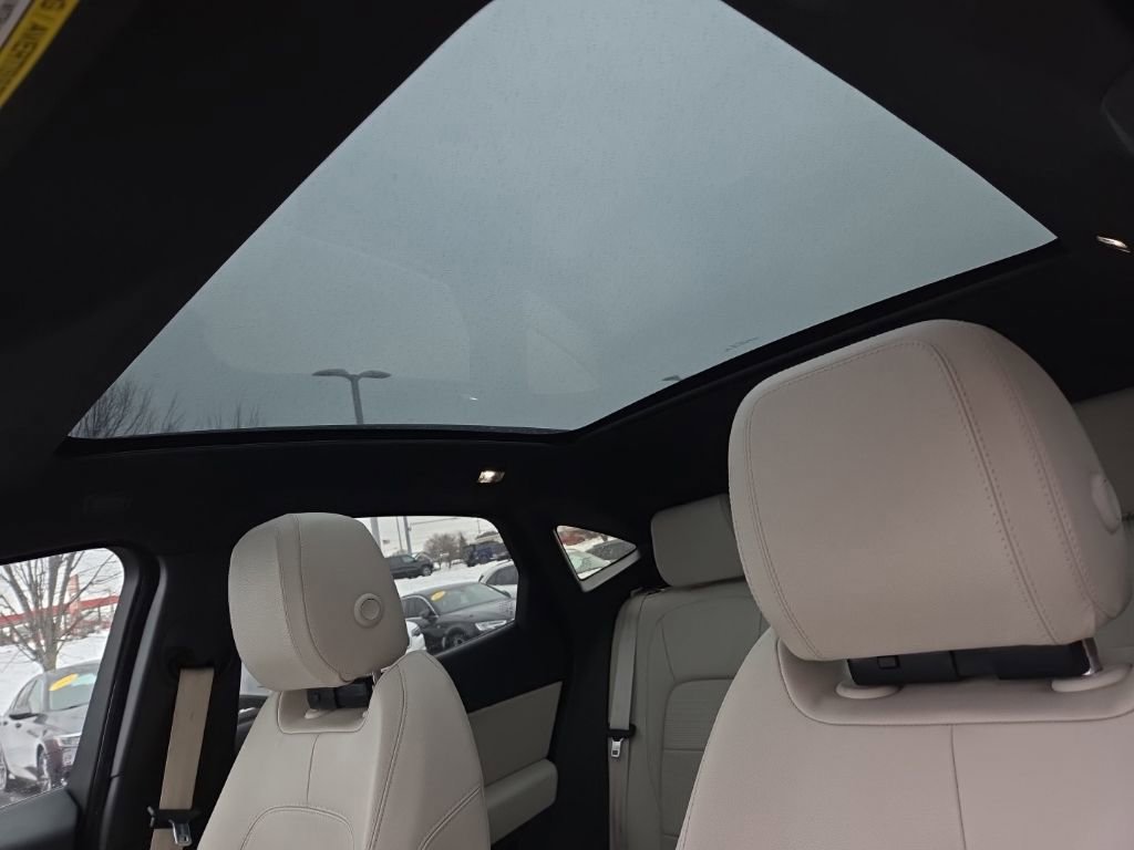 Used 2019 Jaguar E-PACE R-Dynamic SE image 19