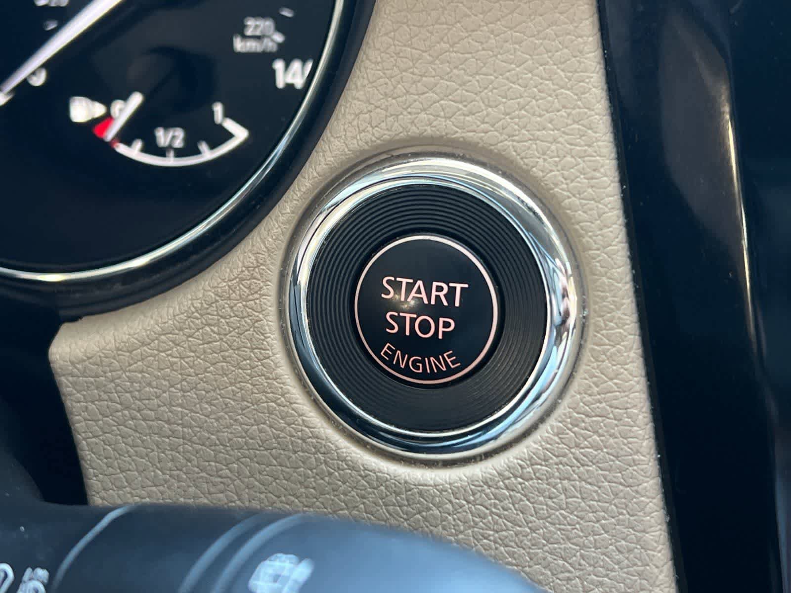 Used 2019 Nissan Rogue SV w/ Premium Package FWD image 24