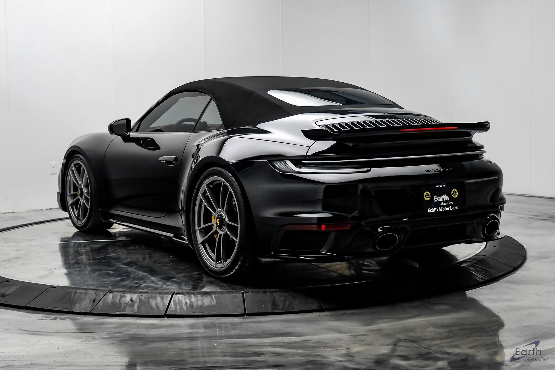 Used 2022 Porsche 911 Turbo S image 12
