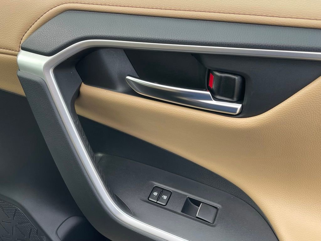 Used 2019 Toyota RAV4 Limited w/ Carpet Mat Package image 14