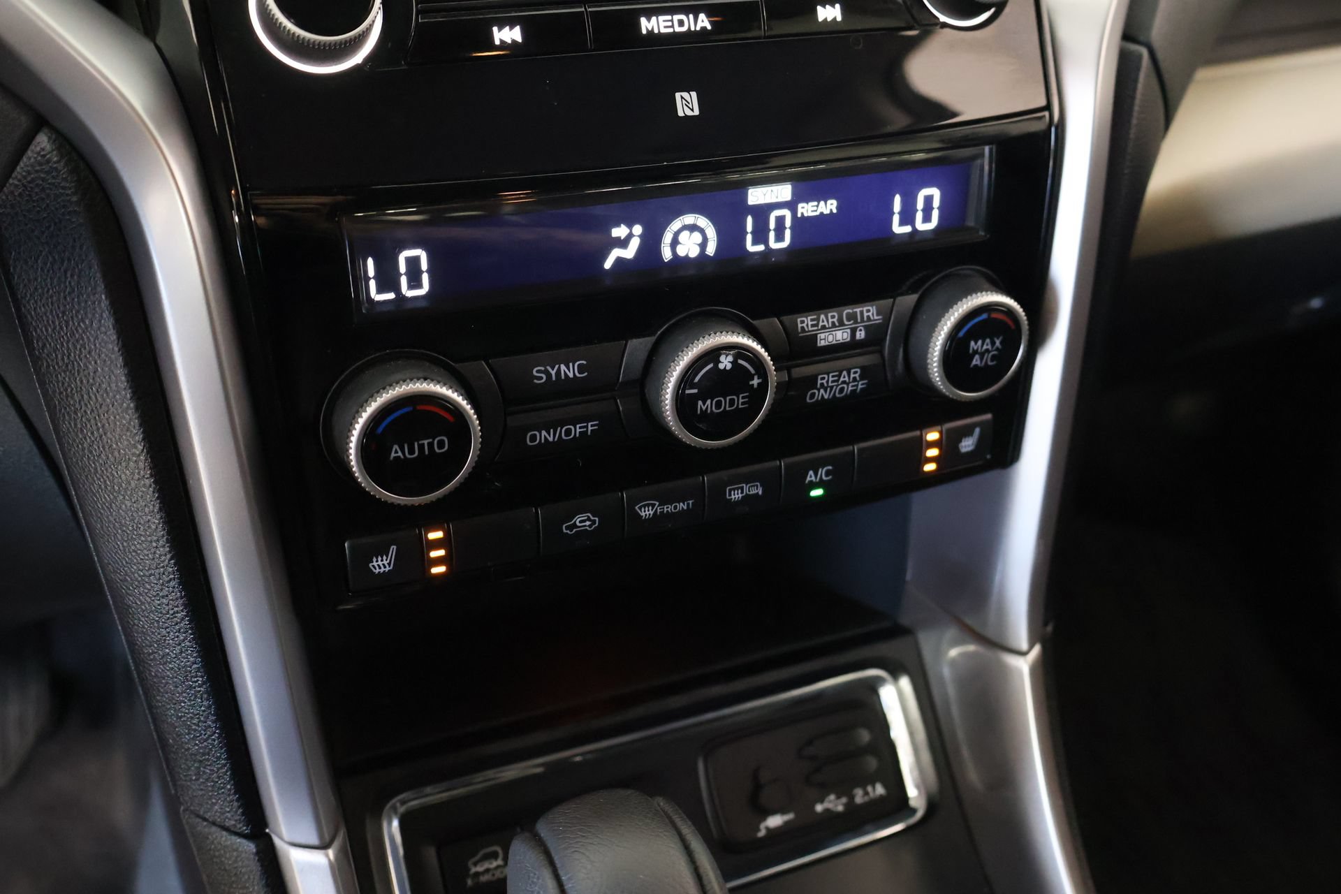 Used 2022 Subaru Ascent Limited AWD/4WD image 7