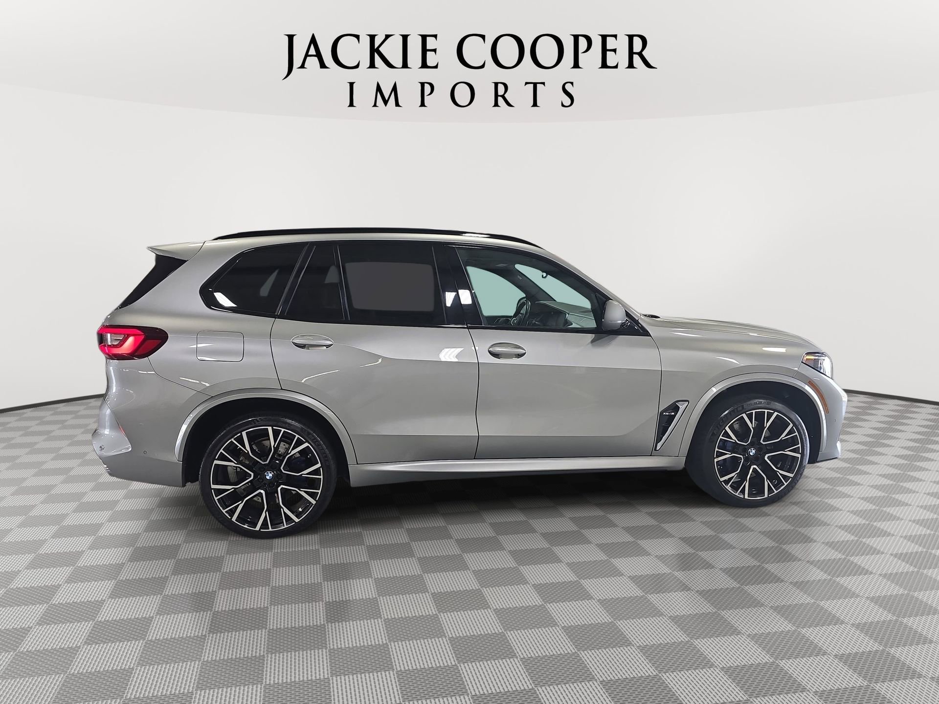 Used 2023 BMW X5 M w/ Executive Package AWD/4WD image 4