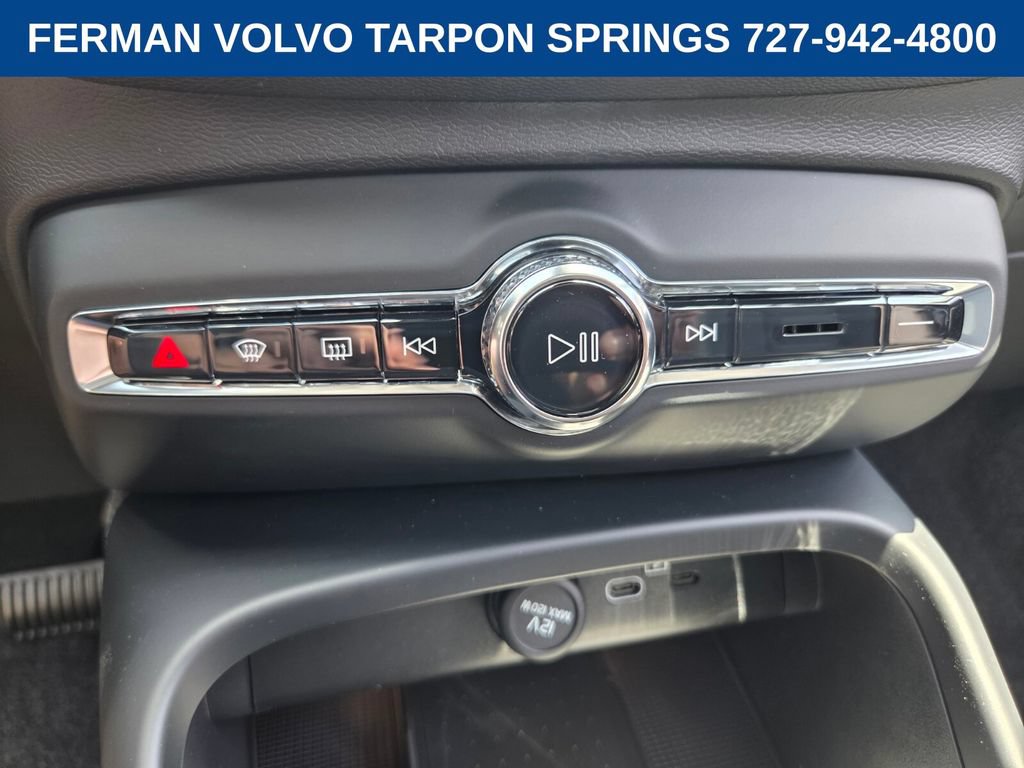 New 2026 Volvo XC40 B5 Plus w/ Climate Package AWD/4WD image 25