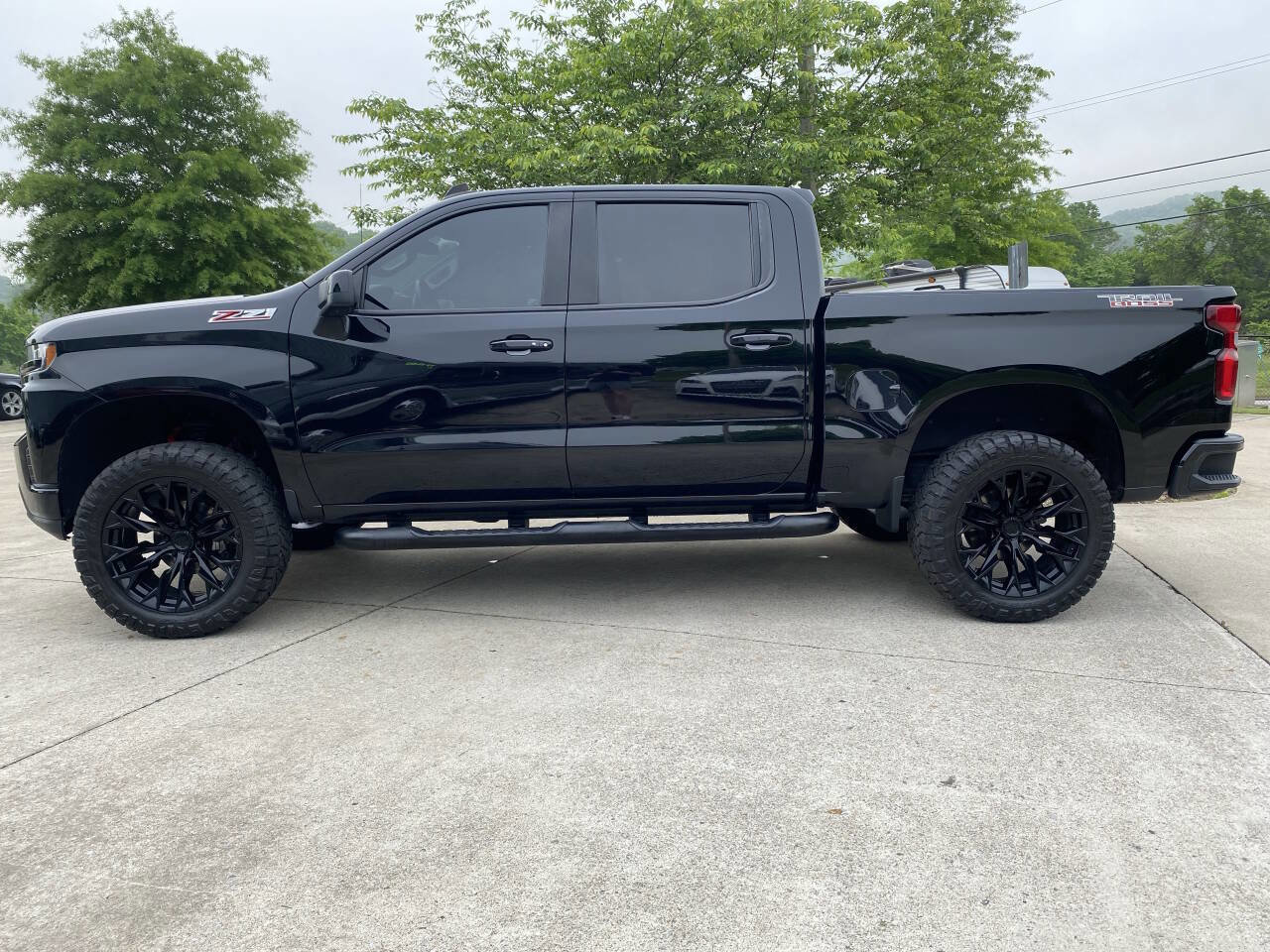 Used 2020 Chevrolet Silverado 1500 LT Trail Boss w/ Midnight Edition image 3